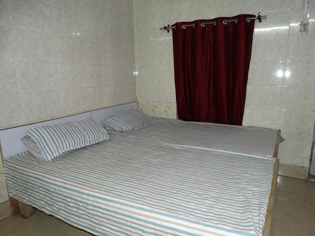 Goldy Guest House Varanasi Luaran gambar