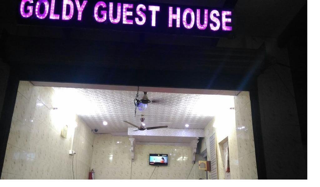 Goldy Guest House Varanasi Luaran gambar