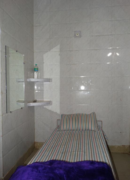 Goldy Guest House Varanasi Luaran gambar